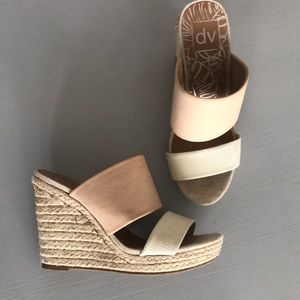 Nude wedges